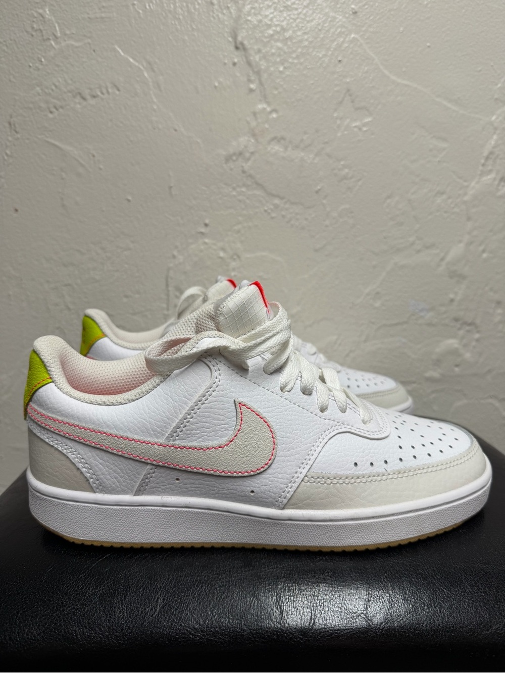 Nike Women's White Low-Top Sneakers with Pink Stitching and Lime Heel - Picture 12 of 12